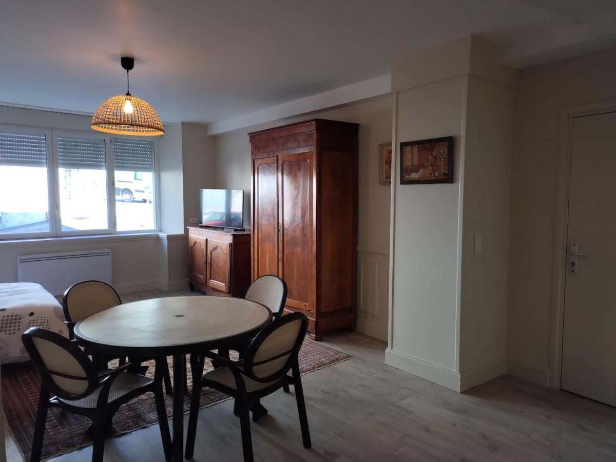 Tres Grand Studio Au Pied Du Plateau D'Angouleme. Eksteriør billede